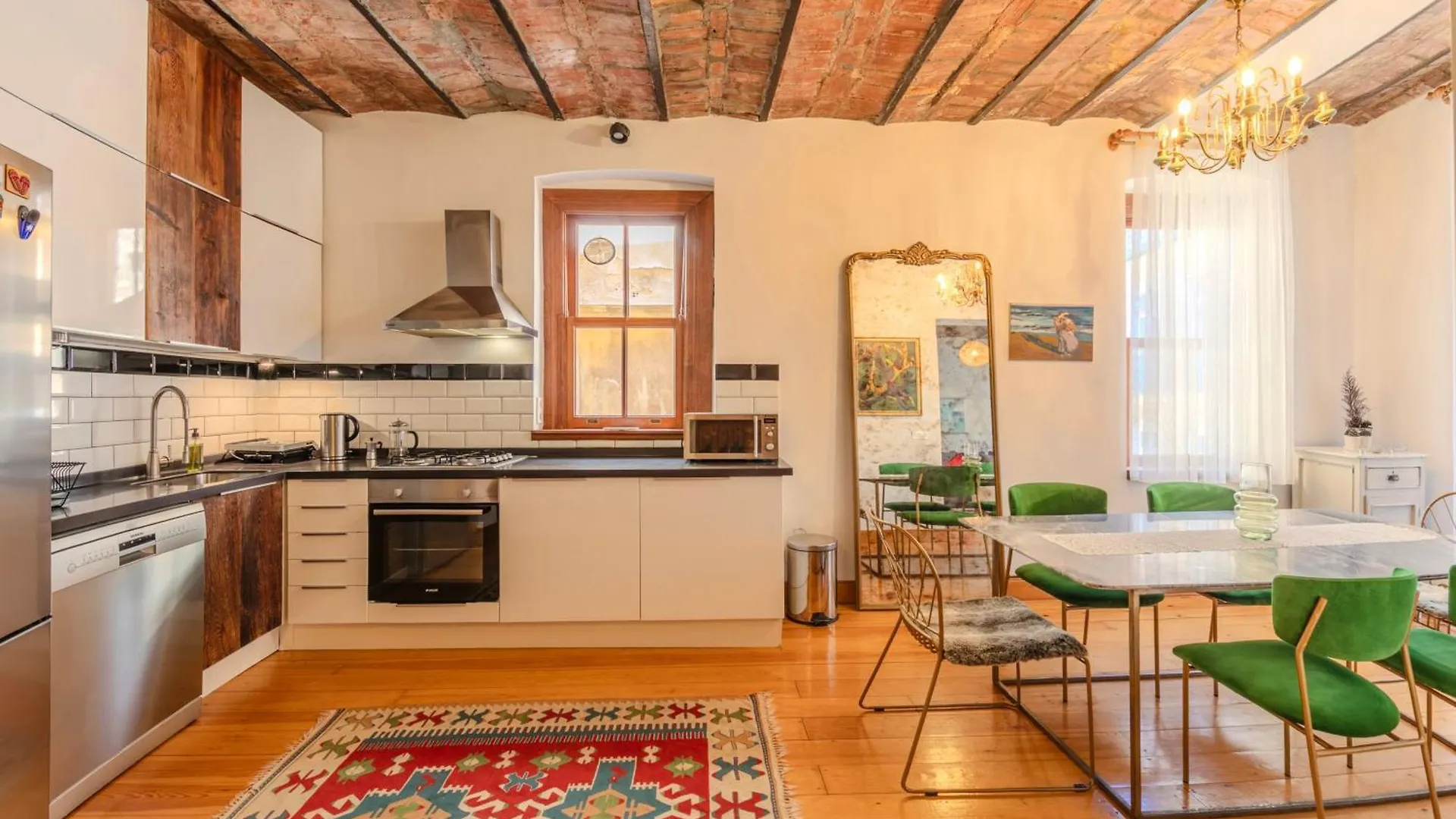 Historic Spacious Galata Apartment Istanbul Tyrkiet