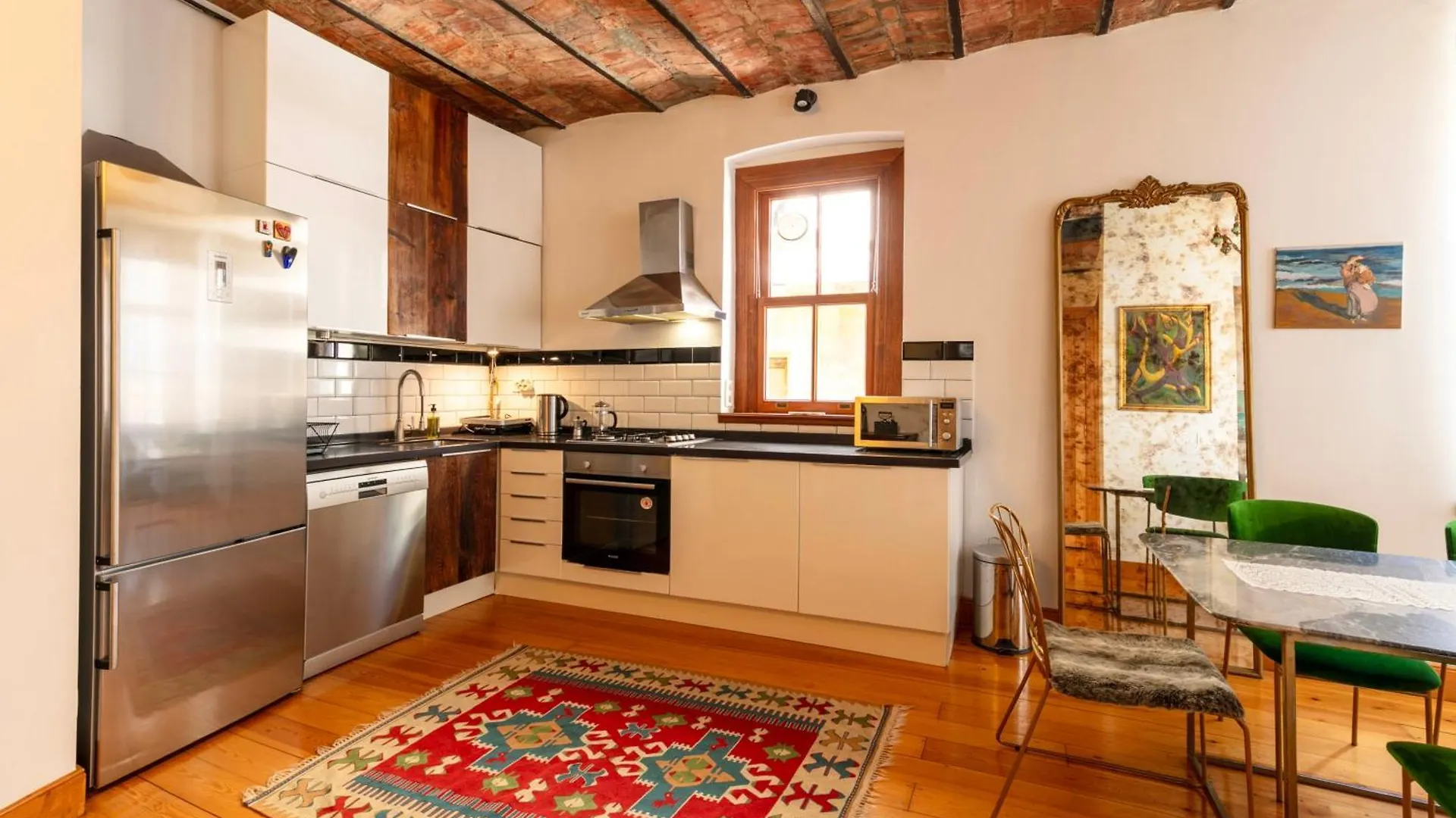 Historic Spacious Galata Apartment Istanbul Tyrkiet